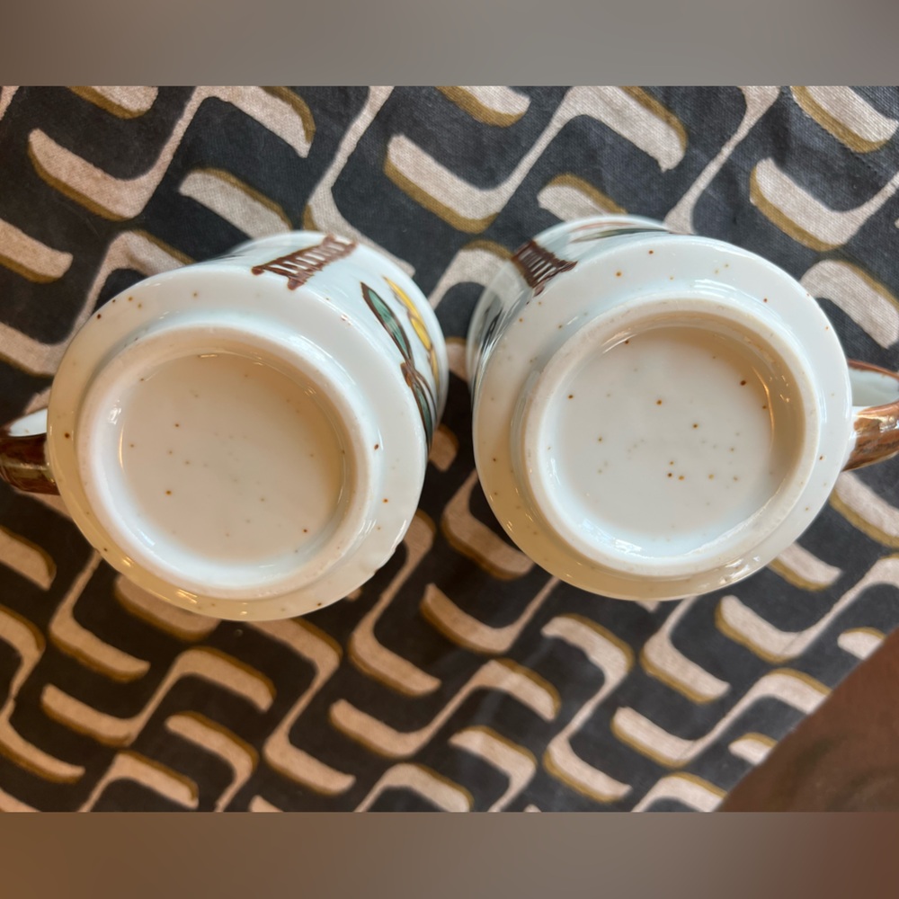 ๐งก๐ Vintage 1970s Pair of Speckled Stoneware Mugs - Picture 6 of 10